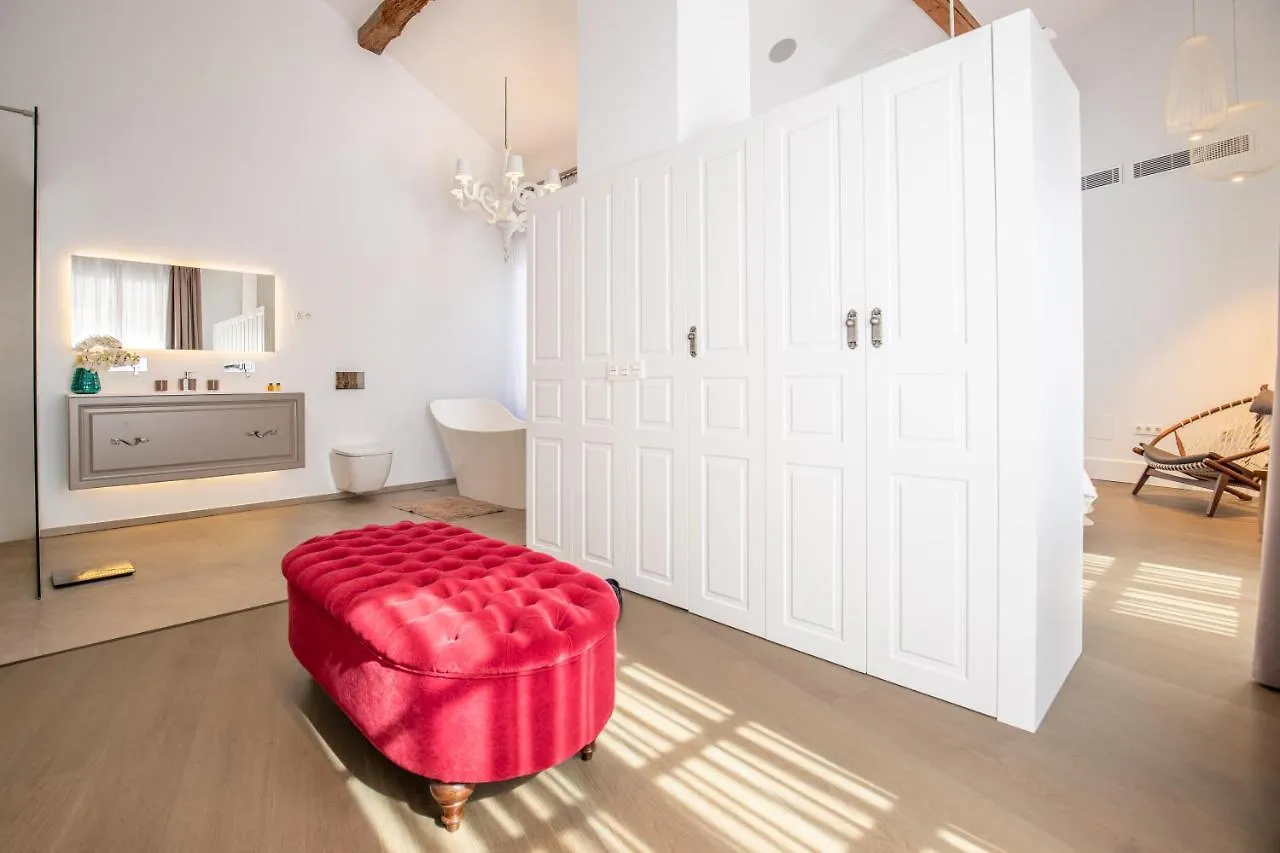 Living4Malaga Aduana Imperial contacts